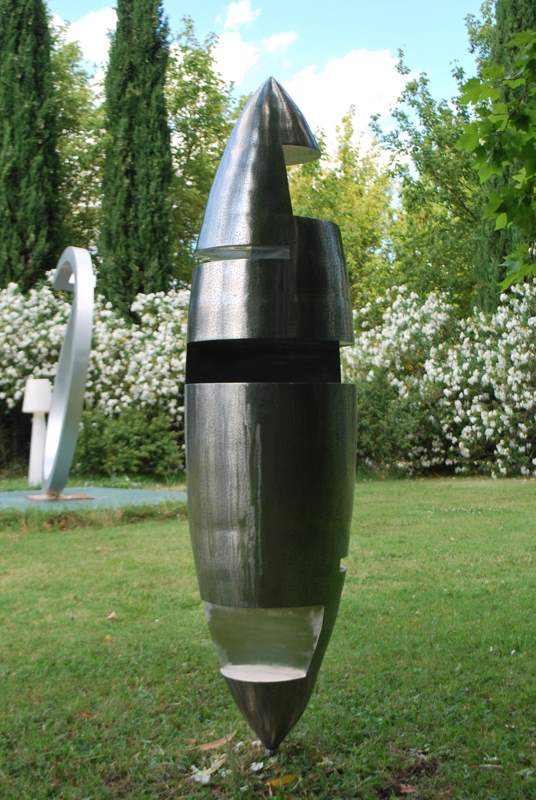 sculpture-inox-mouchetée-exposition-Les-Formes-de-l'Amitié-8