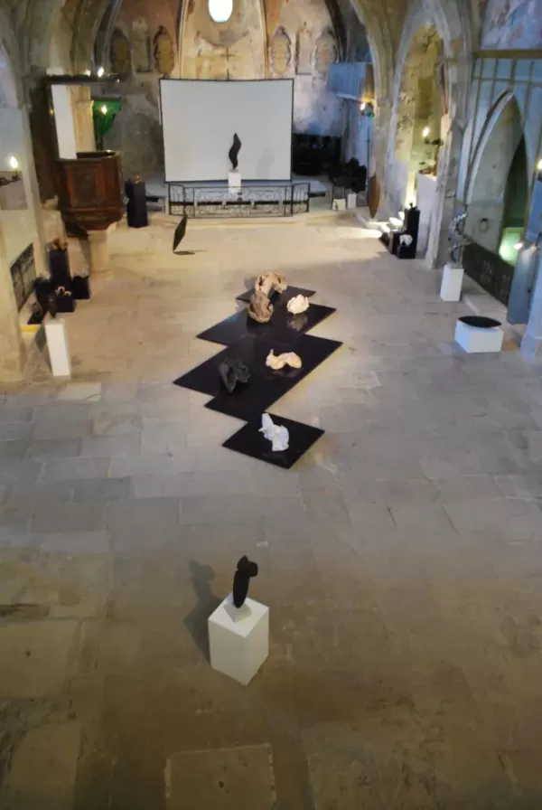 sculptures-felix-valdelievre-vaison-2017-4703CF72B-FA95-ED45-B82C-462F943FE82A.webp