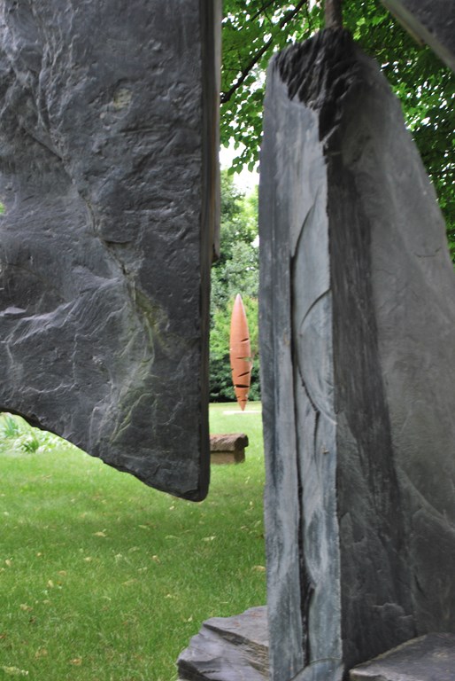 14.Sculpture-monumentale-en-acier-corten-realisee-par-l-artiste-sculpteur-contemporain-Felix-Valdelievre-exposee-au-centre-d-art-La-Mouche-Beziers-2018