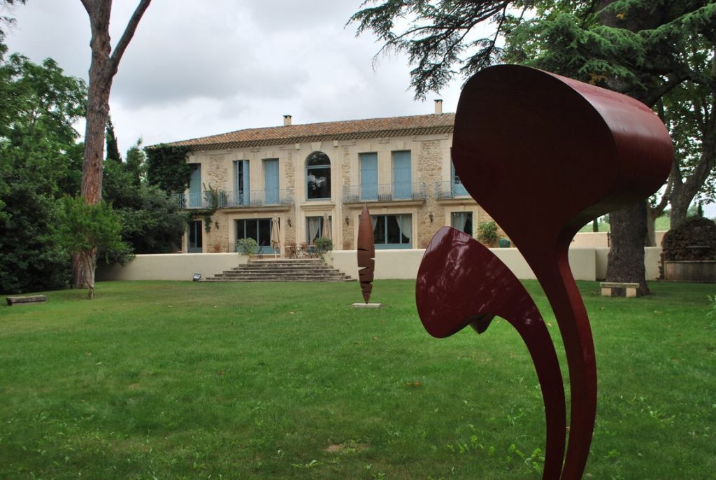 18.Sculpture-monumentale-en-acier-corten-realisee-par-l-artiste-sculpteur-contemporain-Felix-Valdelievre-exposee-au-centre-d-art-La-Mouche-Beziers-2018
