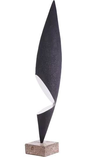 Photographie détourée d'une sculpture en fer et limaille de fer avec une ouverture béante recouverte d'une tôle en acier inoxydable polie - Félix Valdelièvre