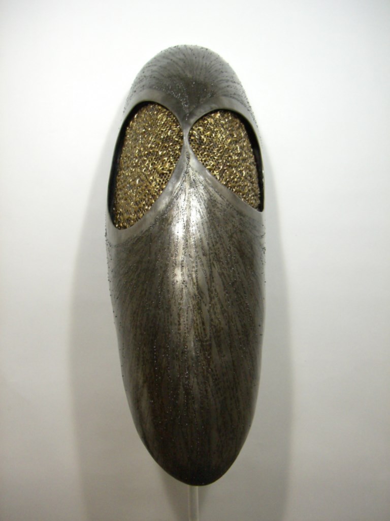 Sculpture-murale-fer-brosse-verni-laiton-longueur:83cm-artiste-sculpteur-contemporain-Felix-Valdelievre-2006